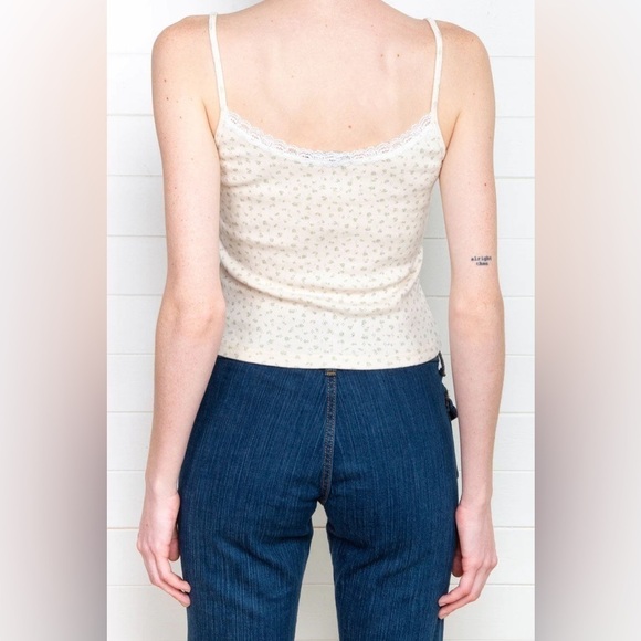 Brandy Melville Skylar Floral Eyelet Tank Top NEW - Picture 4 of 5